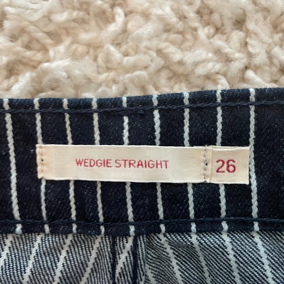 Levi’s Wedgie Straight Jeans - Picture 3 of 3